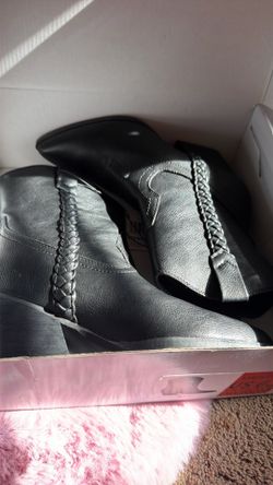 Ladies boots