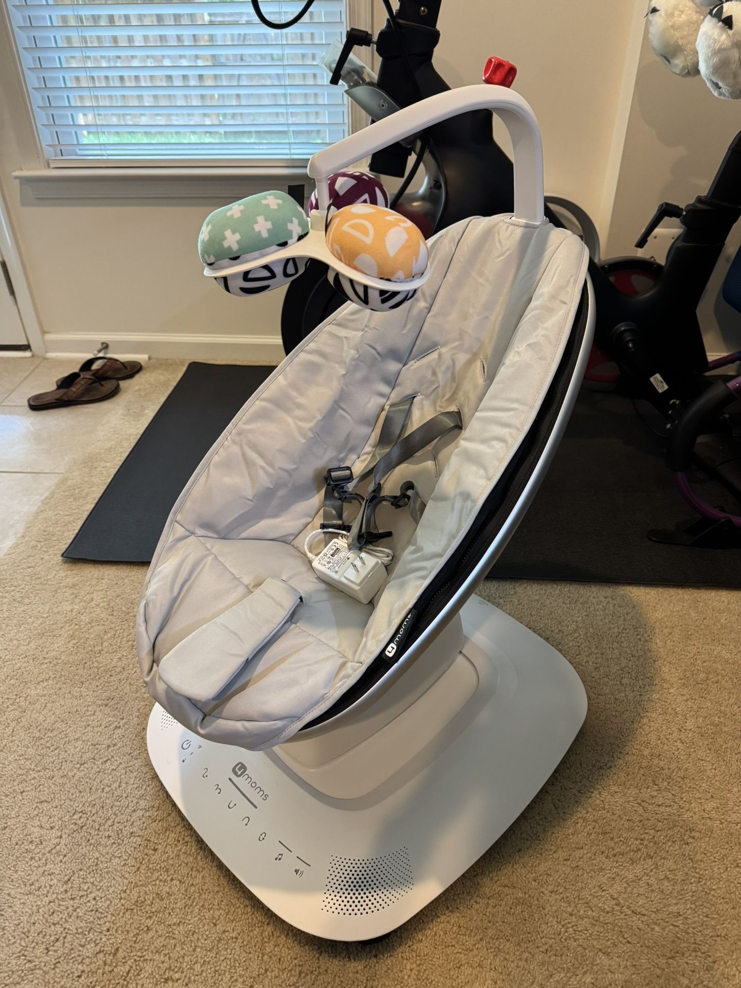 mamaRoo® multi-motion baby swing