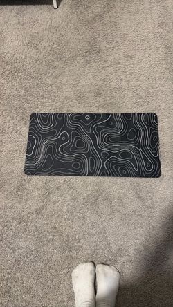 White and black mouse pad