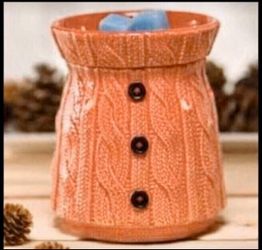 Brand new in box scentsy comfy cozy plug in warmer. W/lightbulb•$25