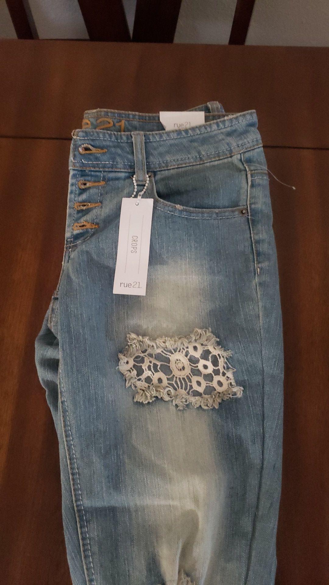New rue 21 cropped jeans. Size 1 / 2