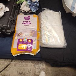Size 1 Diapers And 10 Newborn Diapers Just Make Any Offer