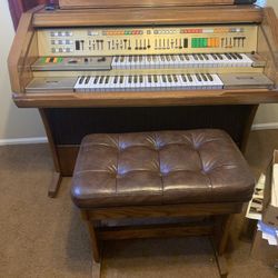 Wurlitzer Omni 6000 Organ and Bench