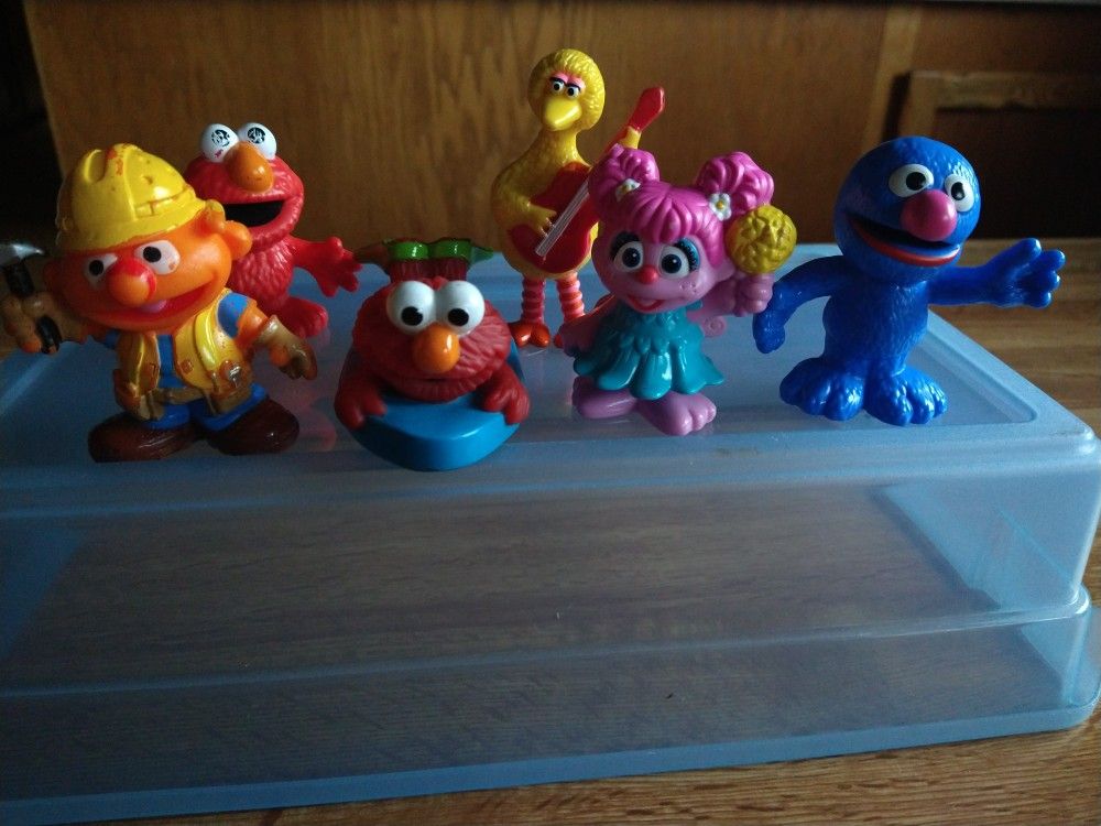 Sesame Street Figures (6)