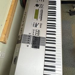 Yamaha Motif8 