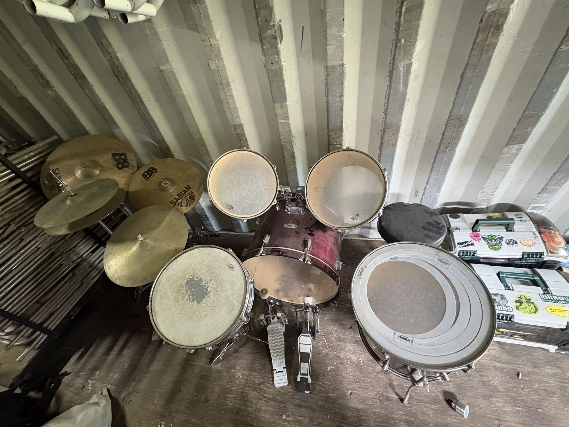 Mapex Tornado 5-Piece Drumset Wine Red / 3 Sabian Cymbals And One Regular One