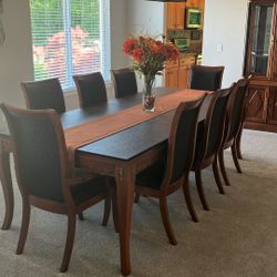 Formal Table And Chairs With Hutch