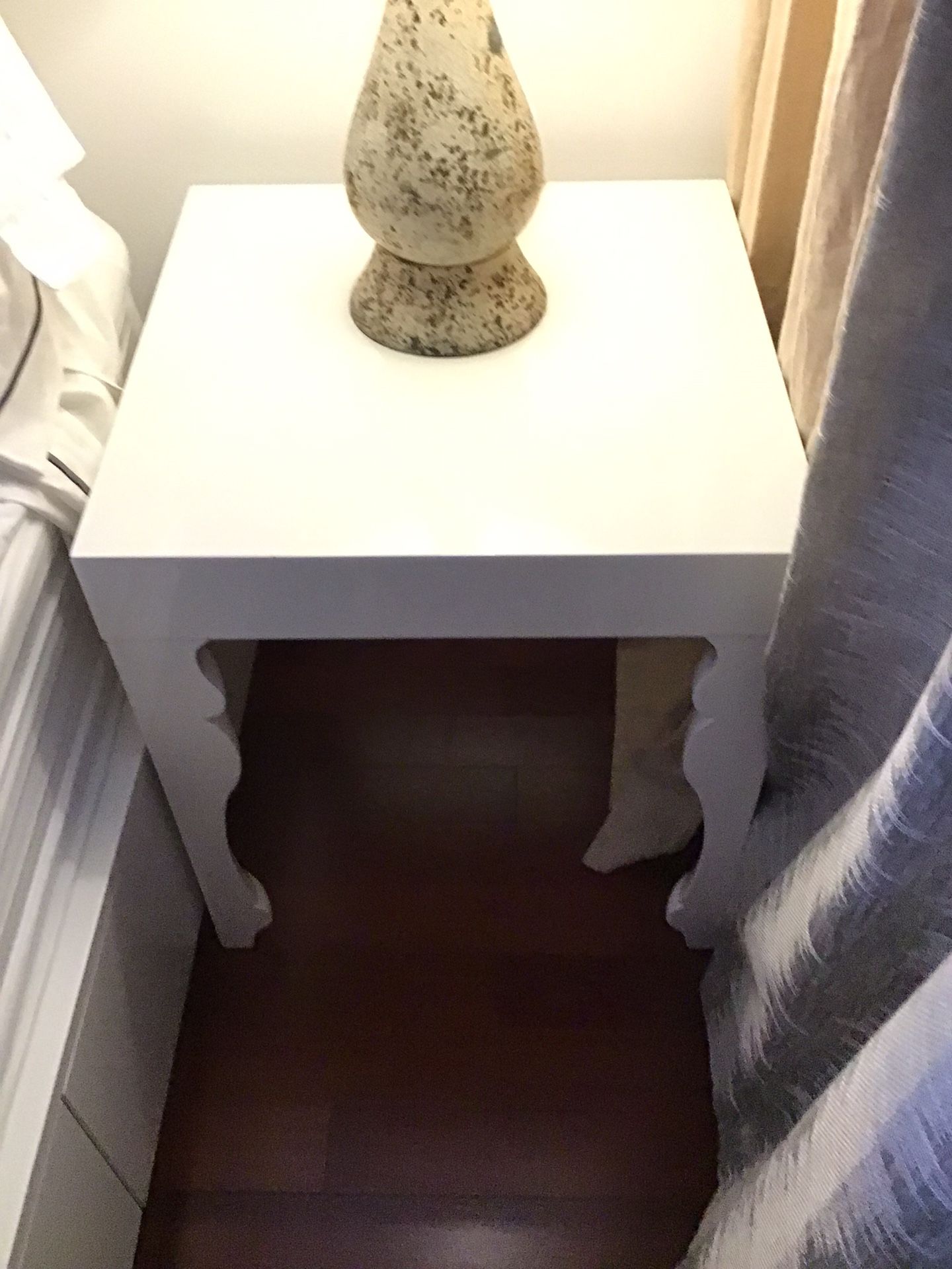 Baroque White Lacquered End Table 