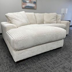 LINDYN IVORY And FOG  2 PIECE LAF SECTIONAL WITH CHAISE