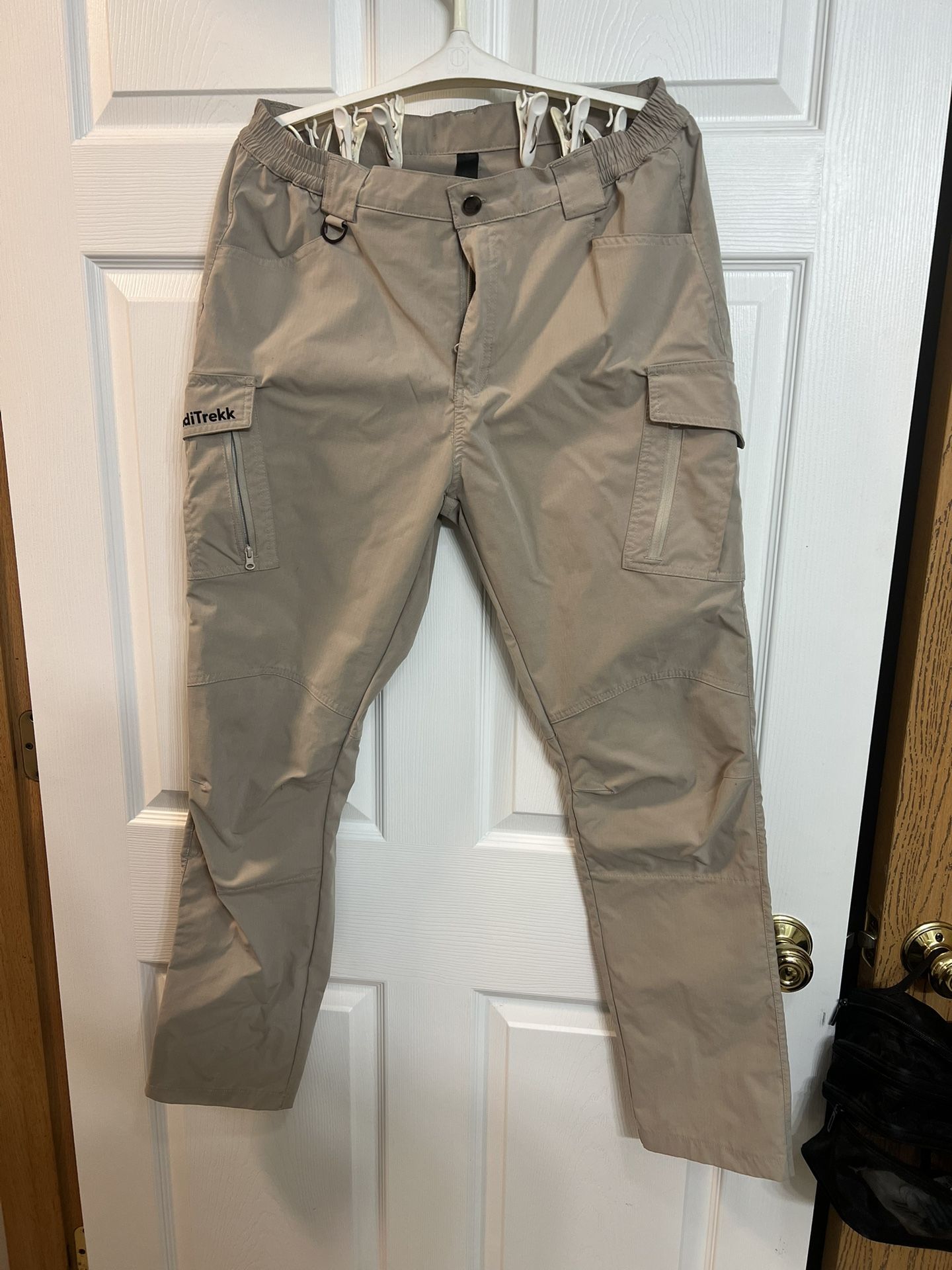 Women’s water resistant cargo pants