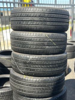 SET OF TIRE 215 50 17 MICHELIN 85% LIFE