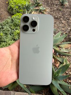 iPhone 16 Pro Max Unlocked