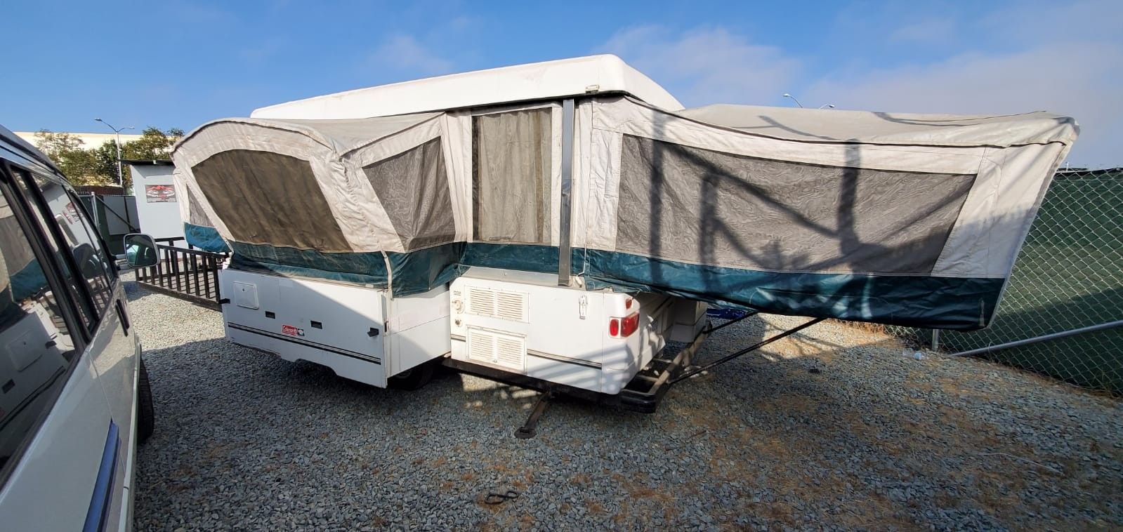 2001 coleman pop up camper