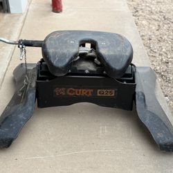 Curt Q25 5th Wheel Trailer Hitch  