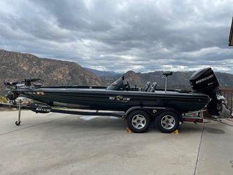 2009 Phenix Beeline 21ft Bass boat