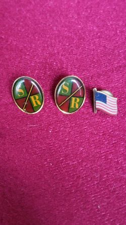 S/R COAT OF ARMS CREST - VINTAGE- LOGO BADGE - VERY RARE - AND AMERICAN FLAG PIN
