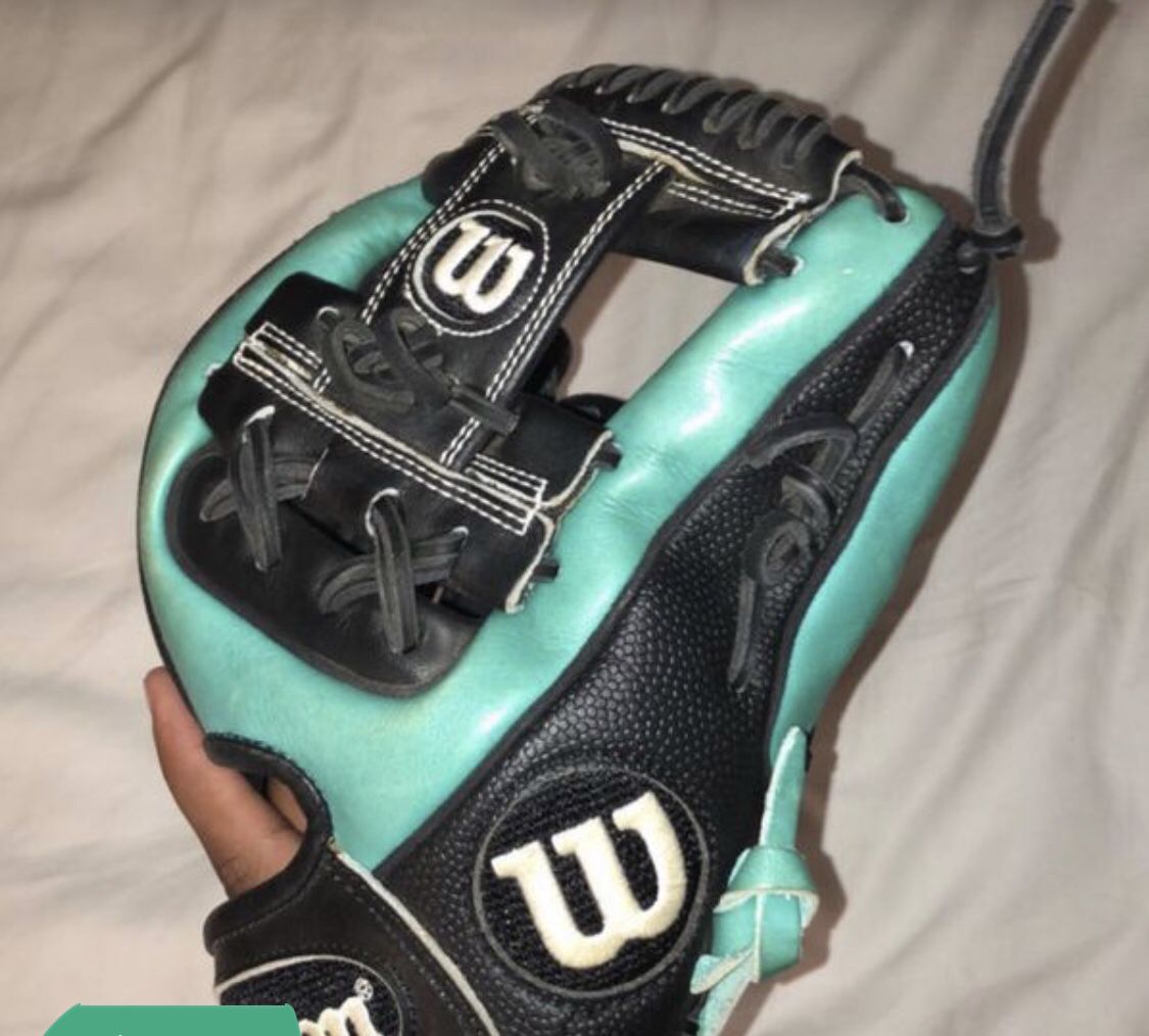 Wilson A2000 Baseball Glove for Sale in Towson, MD - OfferUp