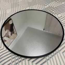 28” round mirror