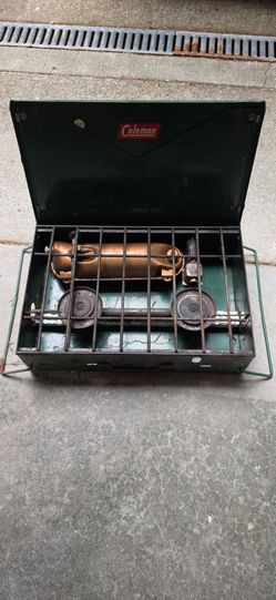 vintage Coleman 425B  2 Burner camp