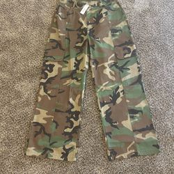 Nasty gal Cargo Camo Pant Size US 16