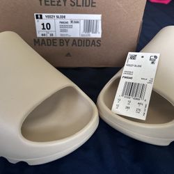 YEEZY SLIDES 