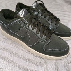 Nike dunk sequoia green 8.5 no box