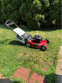 Toro self propelled lawn mower