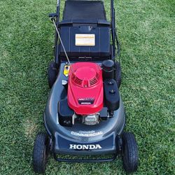 Honda HRC 216 Commercial Lawn Mower 