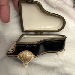 Miniature Piano Box