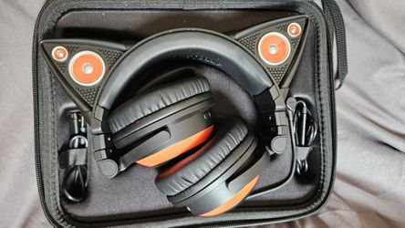 *new* Brookstone Wired Cat Ear Headphones with Speakers w/cables, Mic Black Red w/Case