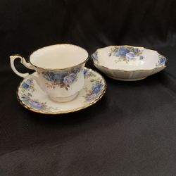 Royal Albert, Moonlight Rose ~ Bone China