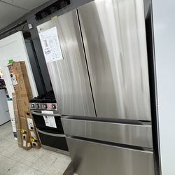 LG 30 cu. ft. Smart refrigerator