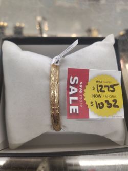 Bangle bracelet