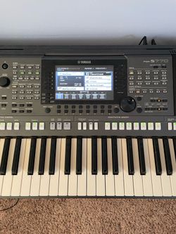 Yamaha PSR-S770 61-Key Arranger Workstation + Stand, Bench & Sustain Pedal
