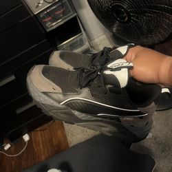 Pumas Size 6.5 Grade school