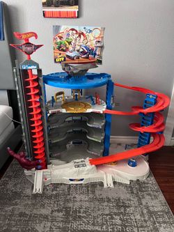 Hot wheels super ultimate garage