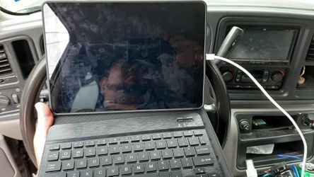 iPad 7 generation with keyboard