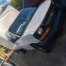 2016 Chevrolet box truck 3500