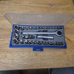 38 Piece Socket Set SAE & METRIC