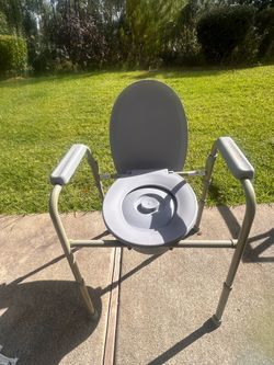 Bedside Commode / Adjustable Toilet Safety Chair