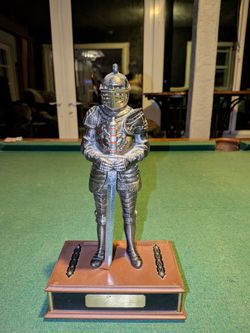 Vtg Metal Fred Roberts Co Medieval Knights Helmet Radio AM Transistor Japan 611