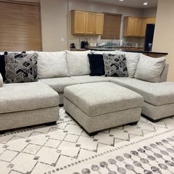 Ashley 2pc U-Shape Sectional W Chaise