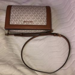 Michael Kors Crossbody Purse 