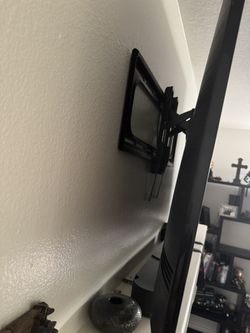 Samsung Tv 55” With Mounting Rack