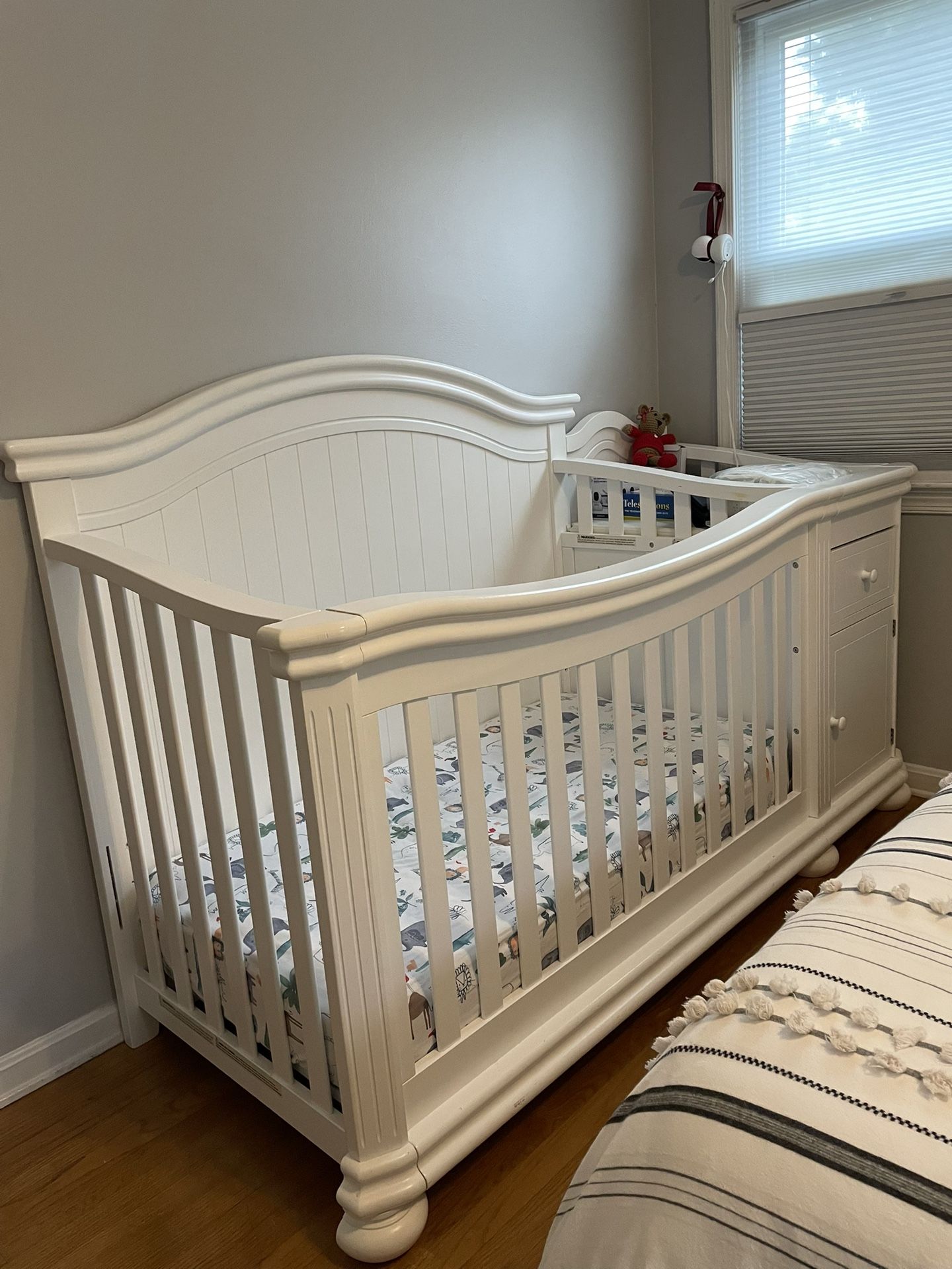 convertible crib 
