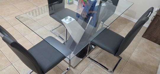 Mesa comedor cristal con 4 sillas