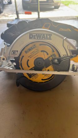 Dewalt XR DCS565  saw