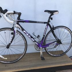 Fuji Silhouette Carbon Road Bike