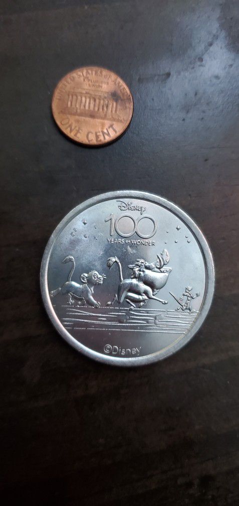 Collector Disney 100th Anniversary Coin - Lion King