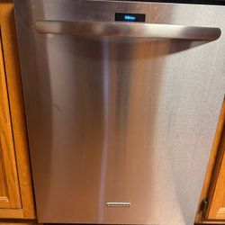 Dishwasher kitchenaid